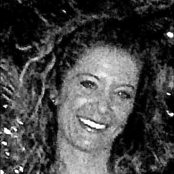 Meet your Posher, Monique - Picture 2 of 3